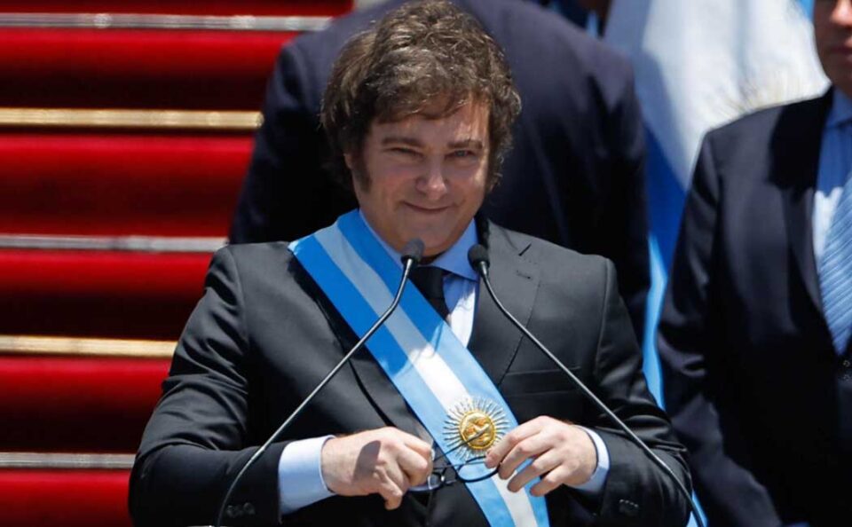 Argentina. Milei assume Presidenza: promesse per una «nuova era»
