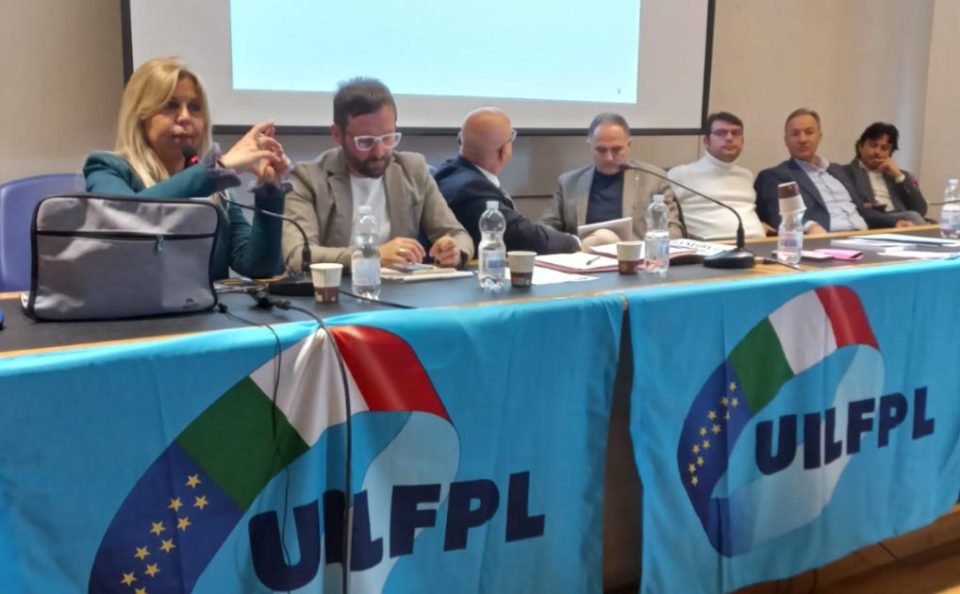Uil Fpl: rinnovo contratto per più soldi e minori carichi di lavoro per i pubblici dipendenti