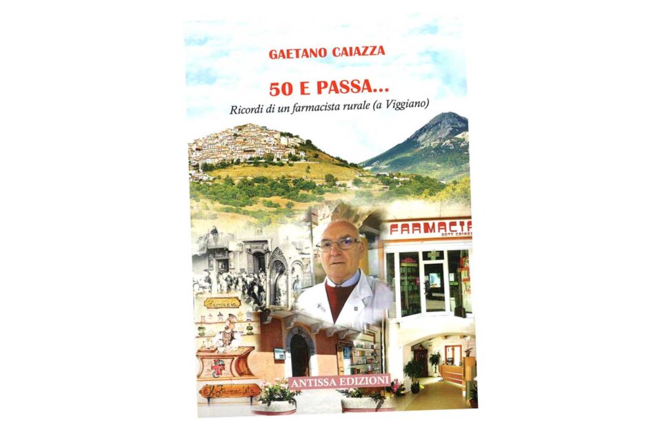#Libri. Dietro il banco: un paese intero in “50 e passa”